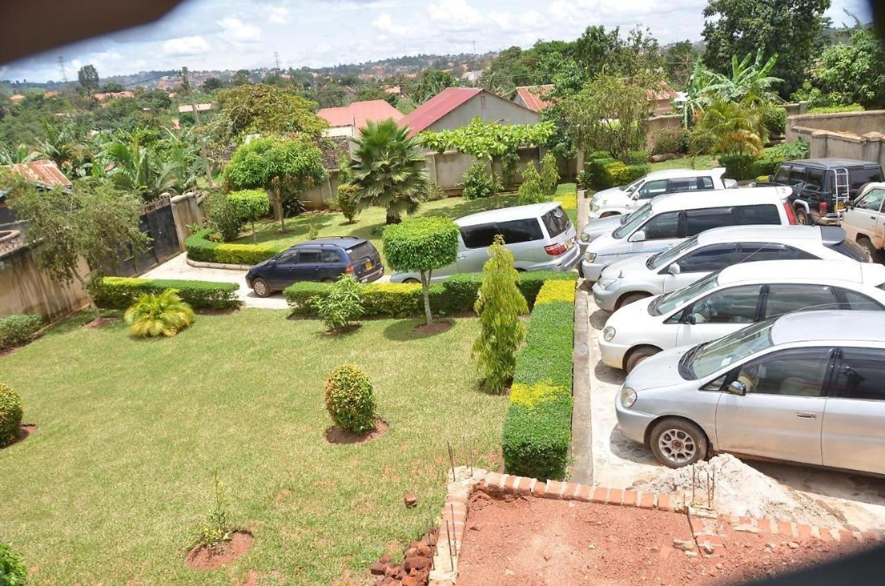 Merian Gardens And Guest House Mukono Town Экстерьер фото
